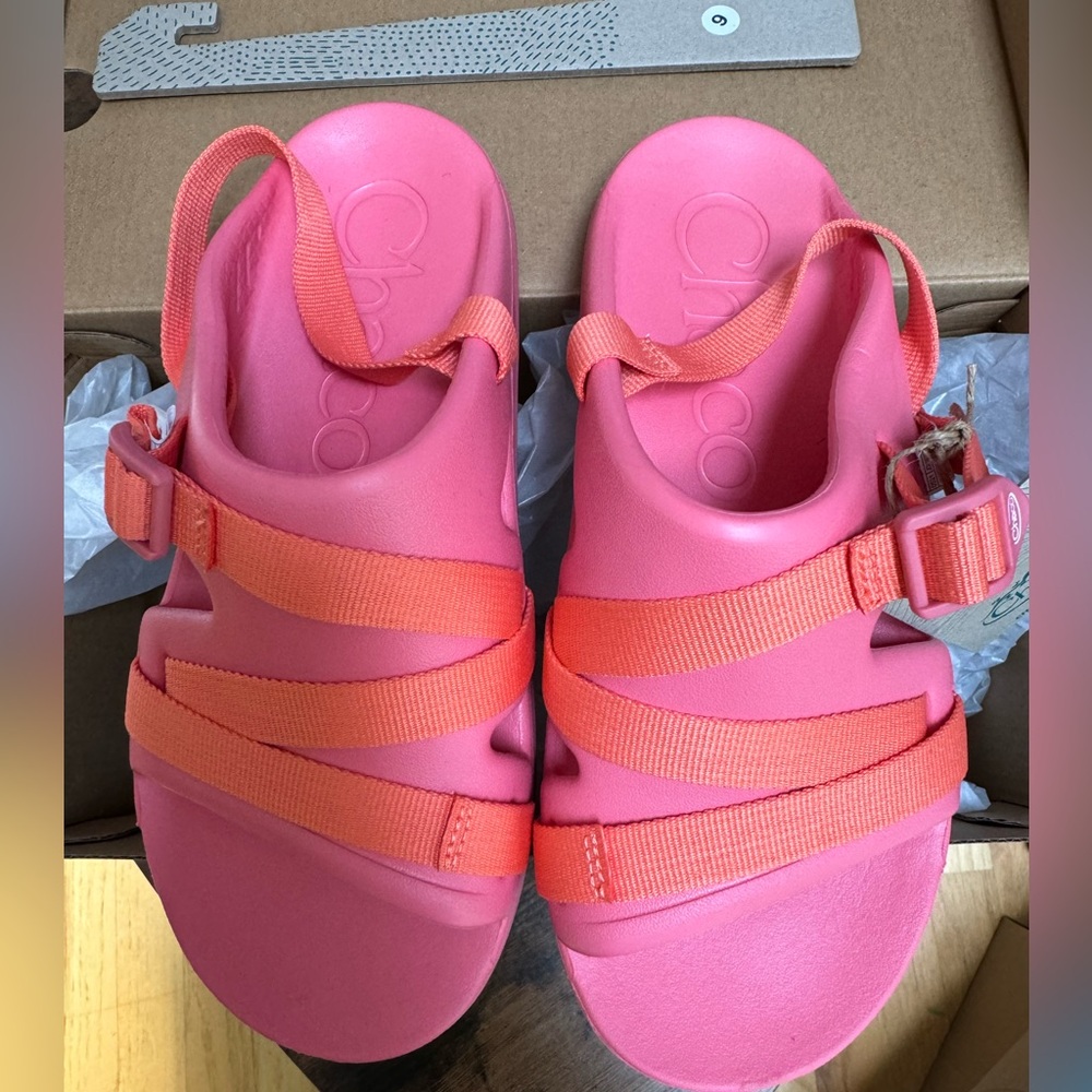 Brand new in box Chaco youth sandals. Pink size 6M